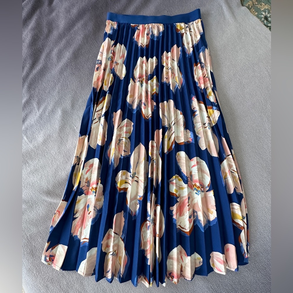 Pleated Floral MIDI Skirt - S